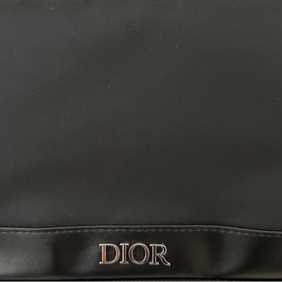 NIB Christian Dior Backstage makeup brush set with travel case. NIB with samples - Picture 8 of 10